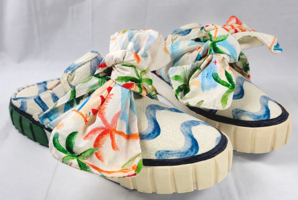 FARM Rio Copacabana Mule Sneakers Size 9 Tropical Bow Platform Slides